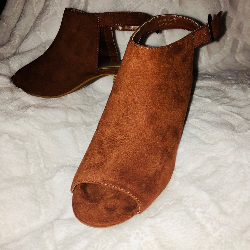 Chinese Laundry open toed brown heel - Picture 3 of 6